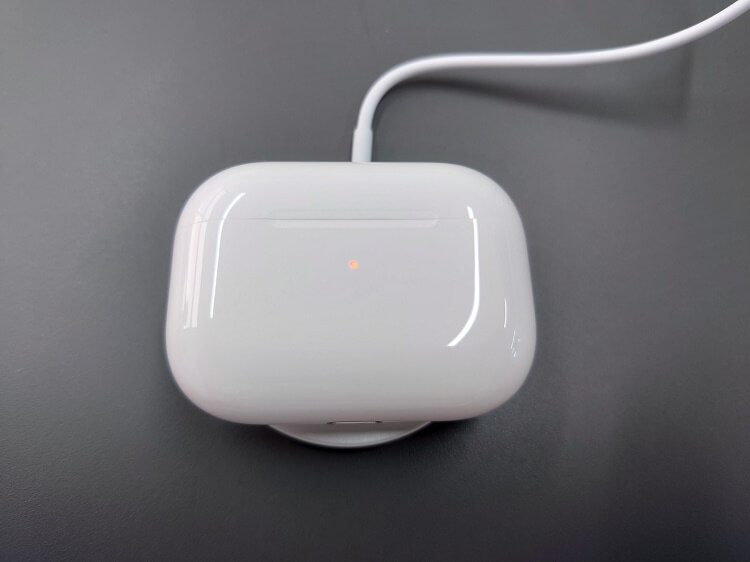 安いサイト apple airpods 充電ケース付き magsafe pro イヤフォン